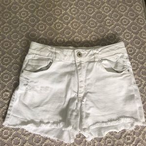 Cute girls white jean shorts!